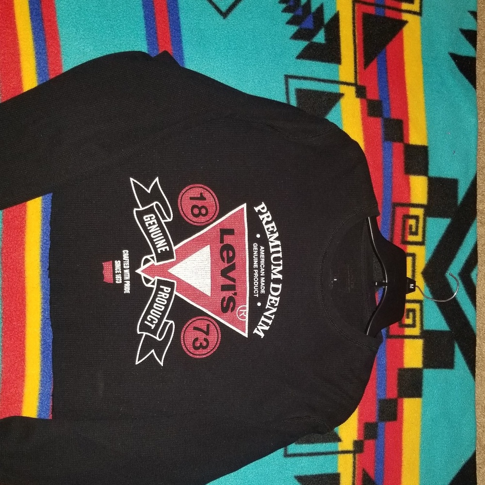 Levi's Long Sleeve Crop Top